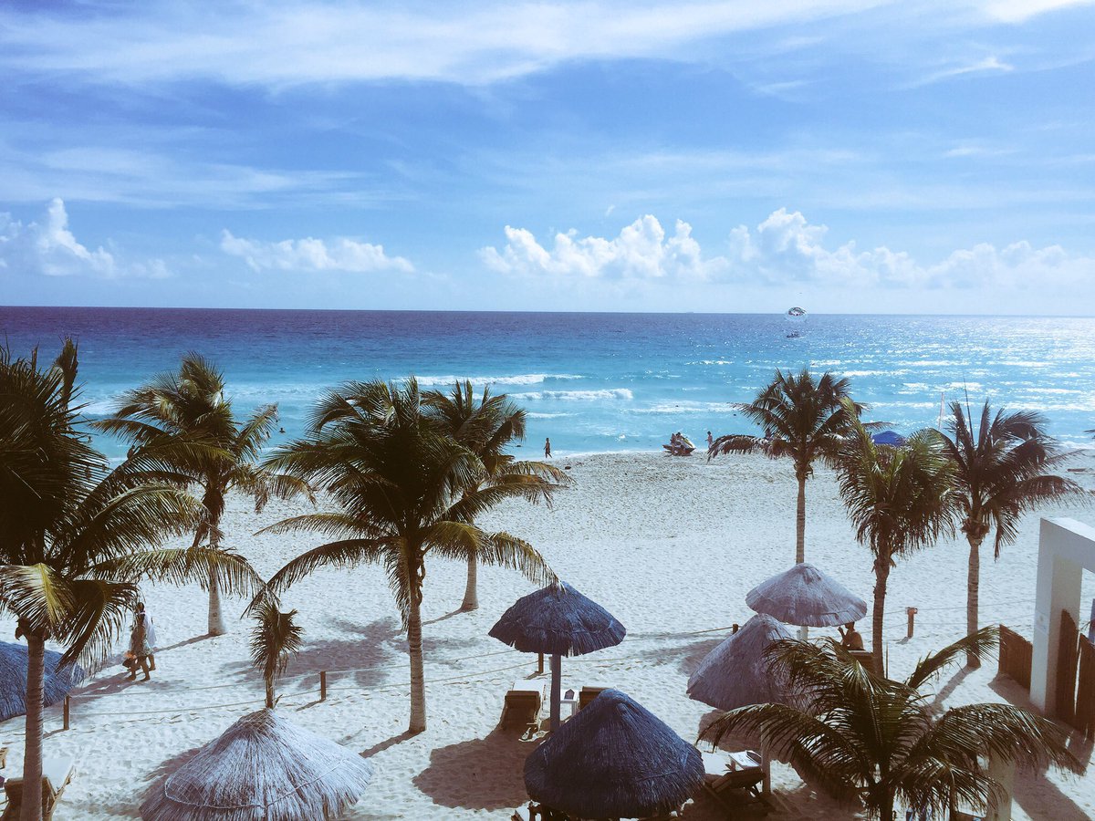 #YoAmoPlayaDelCarmenPor sus colores, por su diversidad cultural por su gente pero sobre todo por qué un bello lugar lleno de oportunidades.