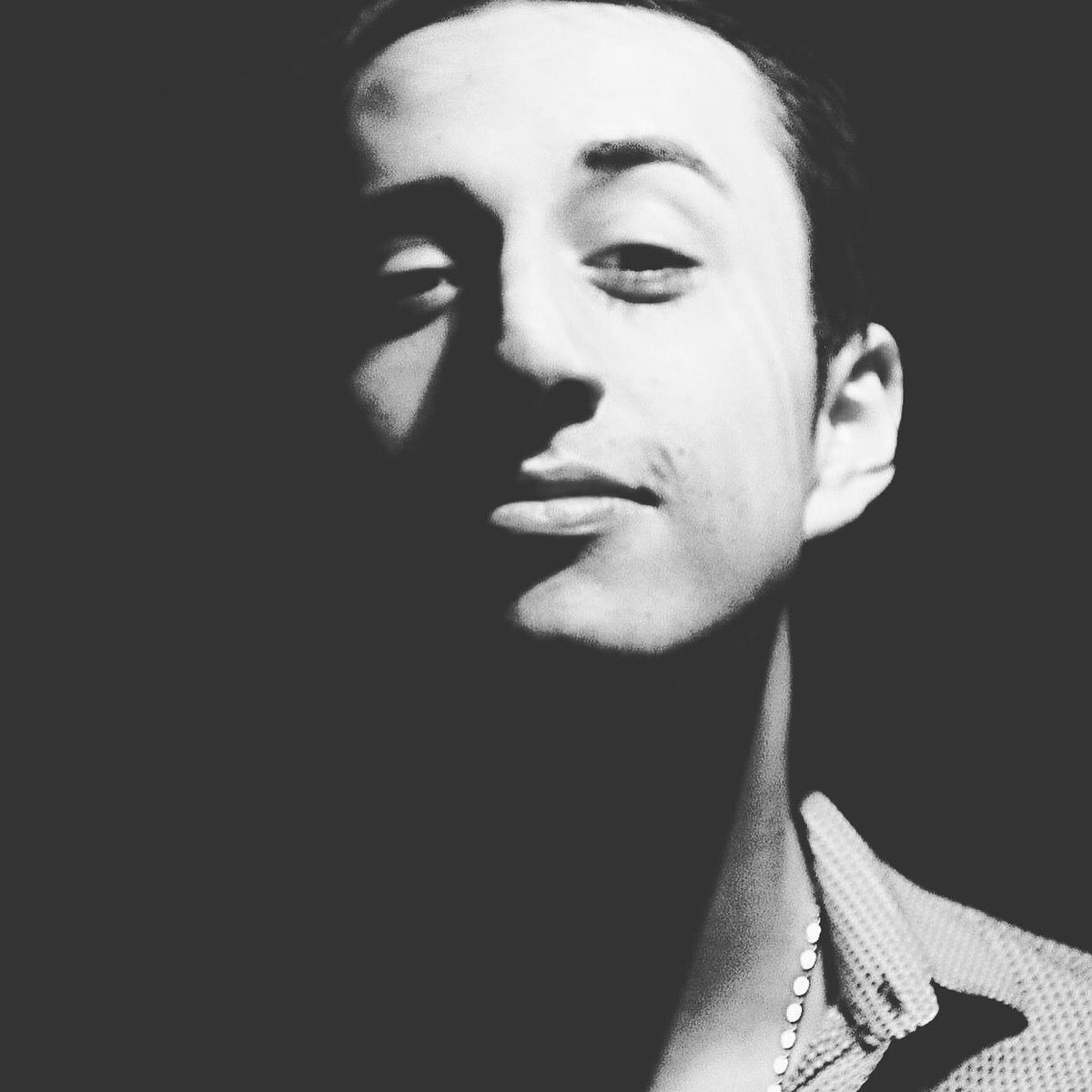 RYOKER's tweet photo. Dame un punto de apoyo y moveré el mundo. https://t.co/5TCfxOsa8c