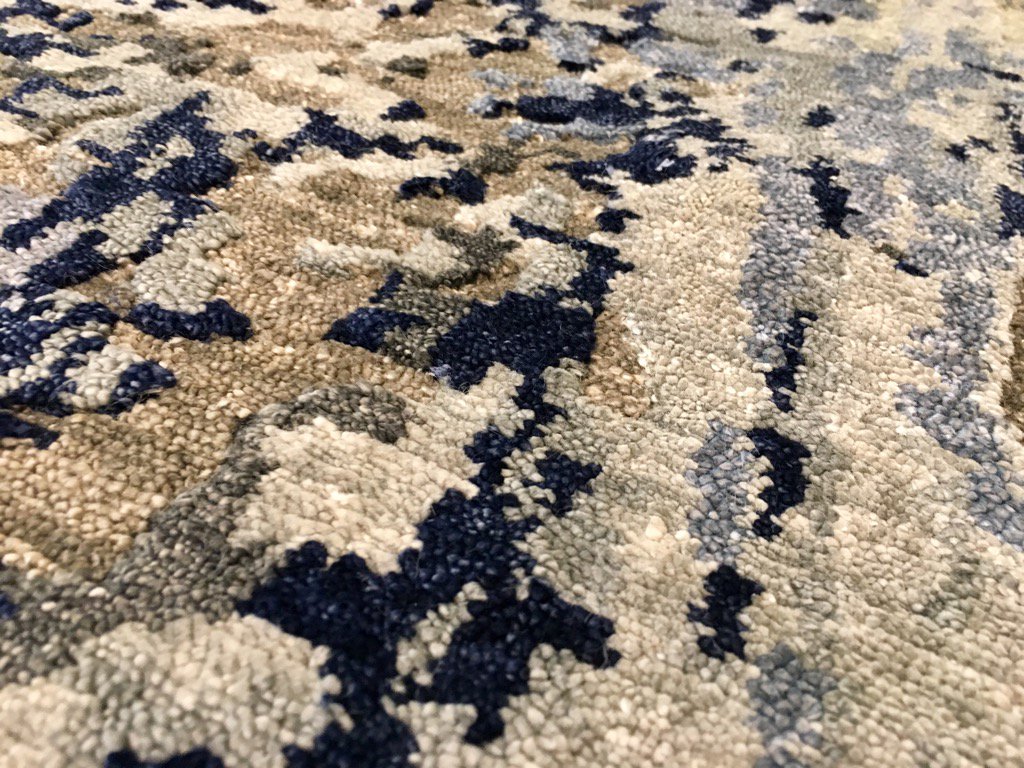 Hydeparkrugs's tweet photo. Grey &amp; blue color combined with texture #HydeParkFineRugs #interiordesign #transitionalrug #texture #Scottsdale #rug https://t.co/W5aDTj5rFL