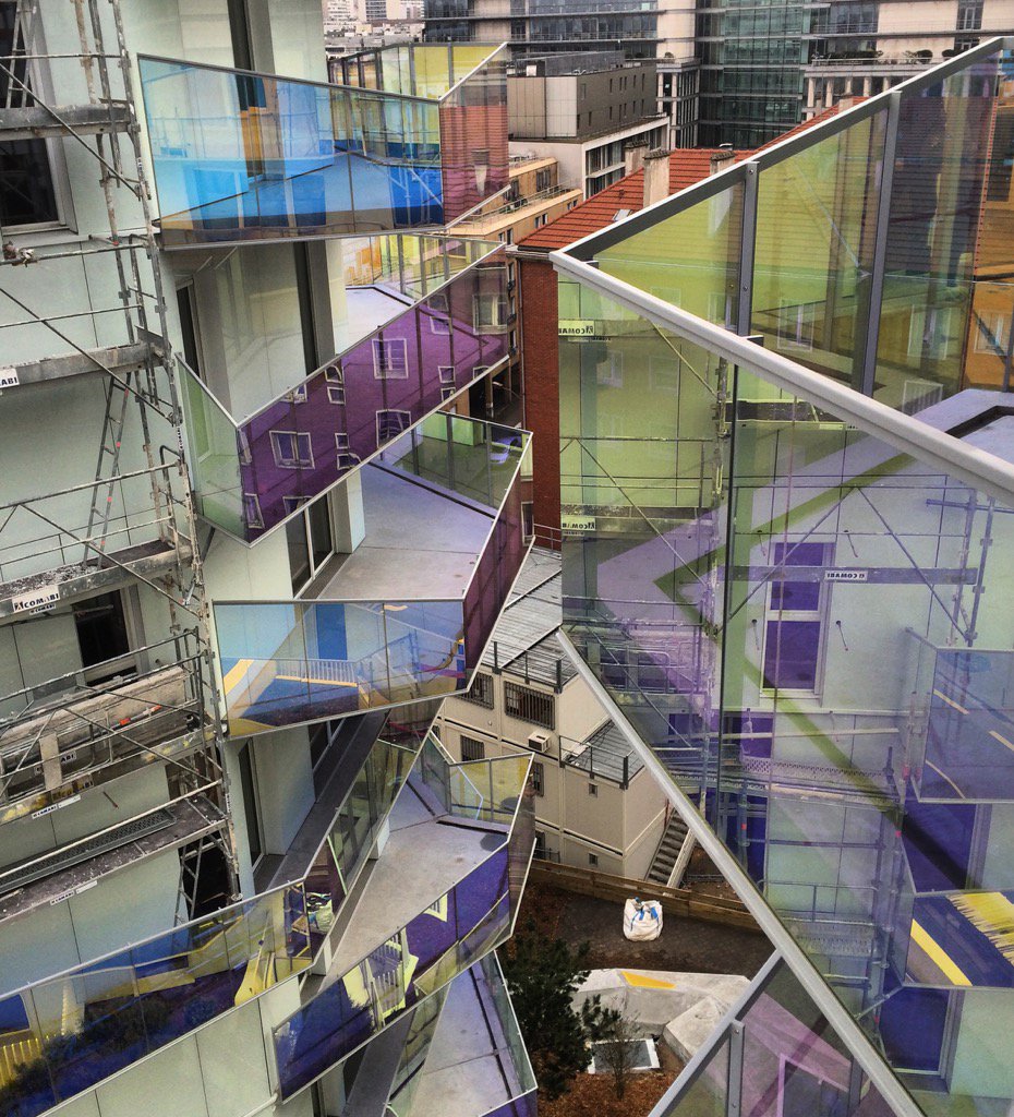QuentinJdM's tweet photo. 🌈🙃 #architecture #dichroique #agenceBuhler #paris #paris13 #parisrivegauche @Semapa_Paris @mairiedu13 https://t.co/oNwJxtkuY2