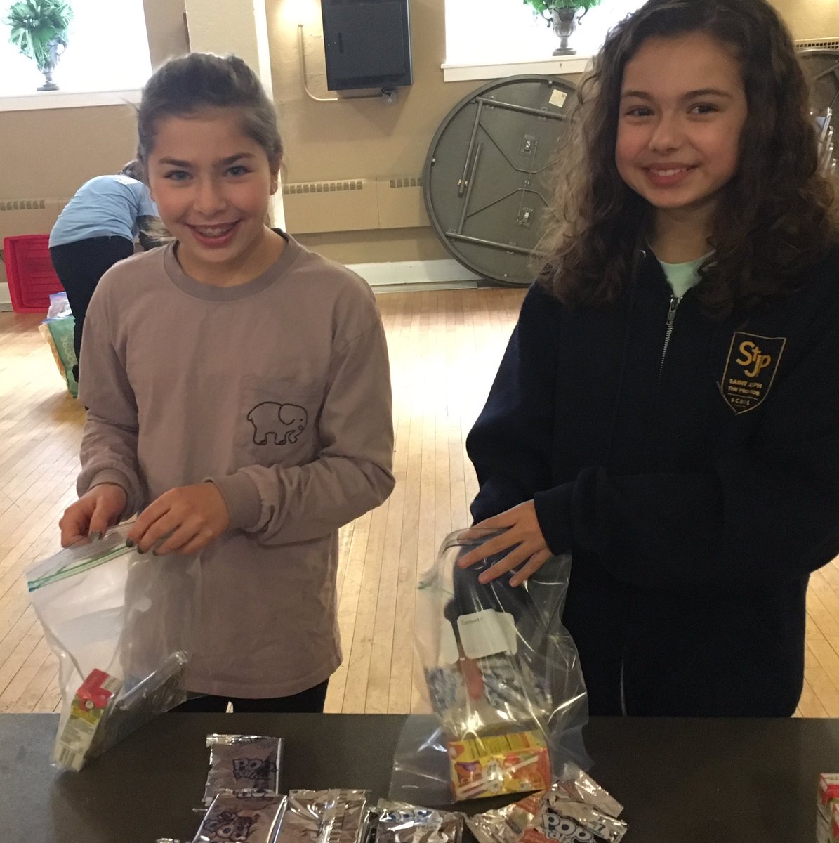 StJP students making Blessing Bags for AIM Angels in Motion #mlkdayofservice <a href="/ArchPhilly/">Catholic Church of Philadelphia</a> <a href="/CatholicPhilly/">CatholicPhilly</a>