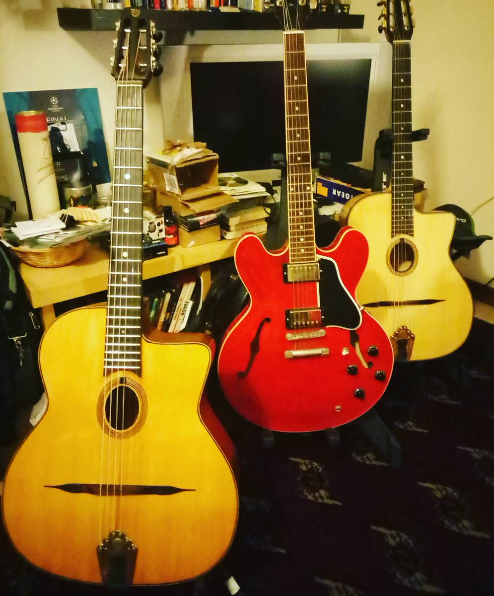 Monogamy...?! a Marco La Manna, a Gibson Custom 335 and a Rino Van Hoojidonk for the upcoming cd...❤🎶📀 #newcd #guitarporn #gypsyjazz #jazz