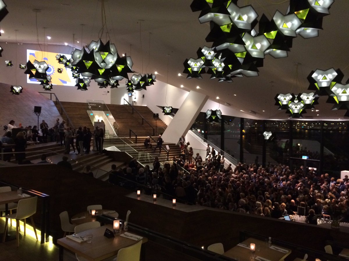 vytopil's tweet photo. Sectorbrede nieuwjaarsreceptie @beeldengeluid @eye #film https://t.co/LdaHq9pLrc
