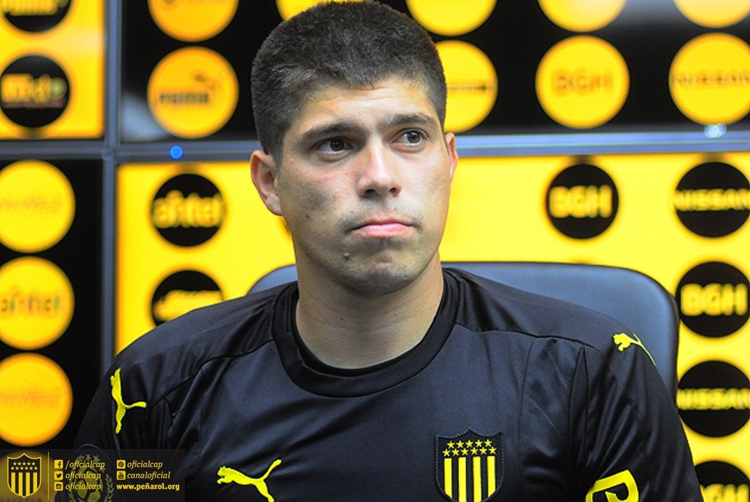 OficialCAP's tweet photo. 📸 Matías Mier, Ramón Arias, Kevin Dawson y Lucas Cavallini fueron presentados como nuevos jugadores de Peñarol. ¡Bienvenidos! https://t.co/tgbcaYQMn2