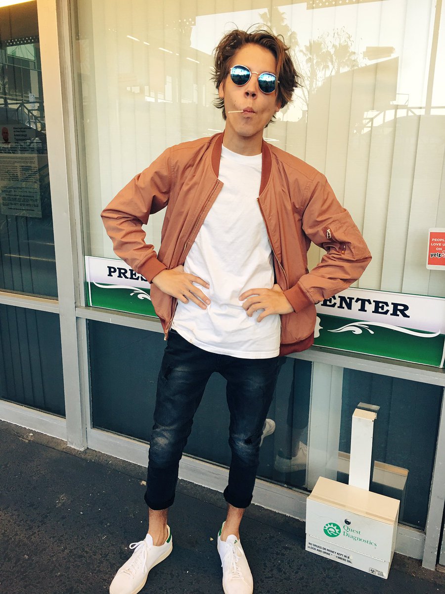 MatthewEspinosa's tweet photo. sassy Matty https://t.co/sV1YJNiONU