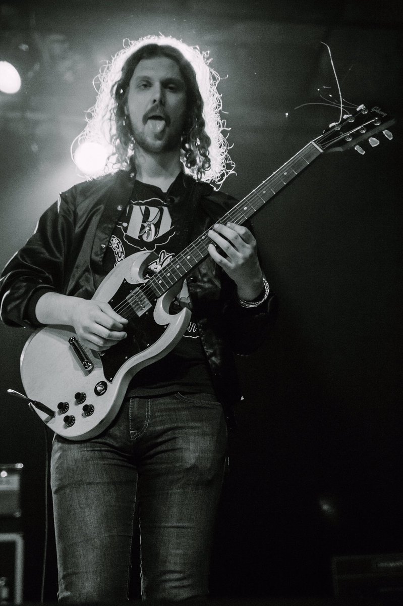 MKEPitPass's tweet photo. Tap the link to check out photos from @milwaukeerecord Local Coverage, a benifit for @GirlsRockMKE and @COAYFC. https://t.co/YH1zXNzRTy https://t.co/SKp73G0Ahd