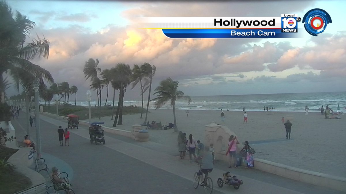 Nice evening along the Hollywood Broadwalk @trentaric has your forecast this evening on Local 10 News https://t.co/ql1VmsMbpd