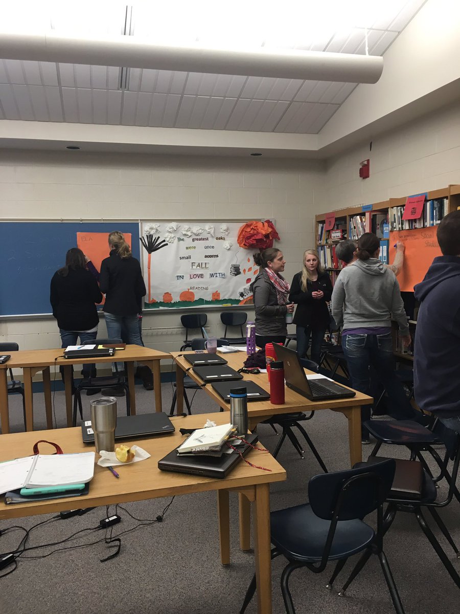 kaitlin_hoyle's tweet photo. Intro'ing #carouselfeedback to middle school staff #kagannewbies #usd320technology @KaganOnline https://t.co/xZswbsSkWe