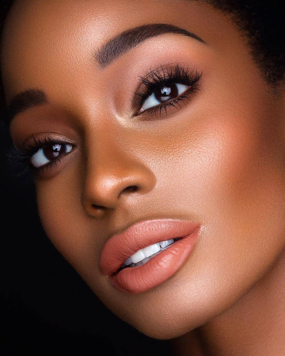 EvePearl's tweet photo. #FlawlessFaces beauty inspo by artist @ ernestocasillas (IG) and photographed by @ juliakuzmenko (IG)! Love it! https://t.co/IMExzrstBO