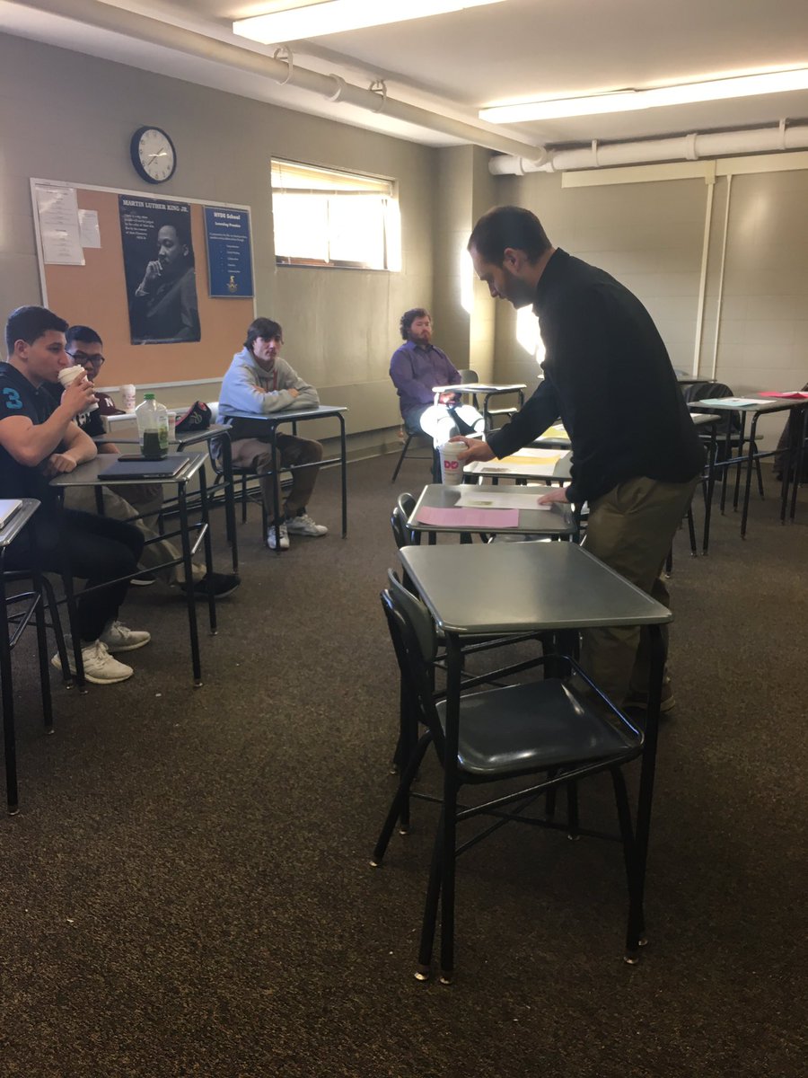WesJenks's tweet photo. Osar leading a seminar on Black Poetry for MLK day. @HydeWoodstock #HydeMLK https://t.co/3zKX3vdbqv