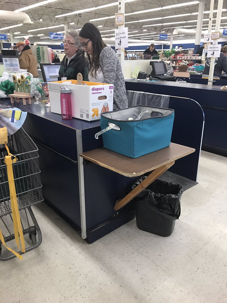 JillaineJackson's tweet photo. In honor of MLK day St.Norbert went into the community to serve, my group went to St. Vincent's #sncserves #mlkday https://t.co/wY0NcmQboQ