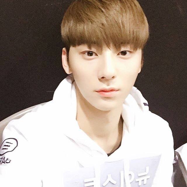 thenuestrans's tweet photo. [INSTA] 170116 'optimushwang'

Thank you so much for coming today💕
#ㄴㅇㅅㅌ https://t.co/dl9tR257QH