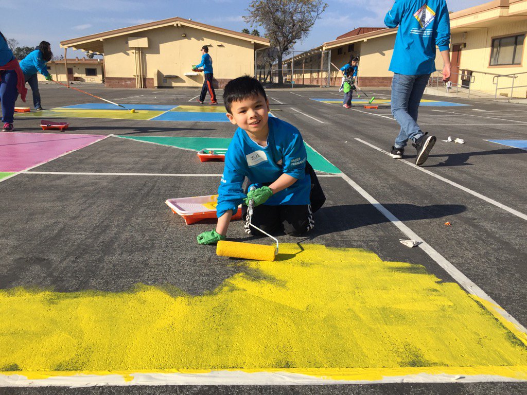KCatKP1's tweet photo. Josh rocking it at Alvarado Elementary in Union City #MLKDAY #kpcares27 #kpcares28 #kpeastbayarea https://t.co/EhwohENavU
