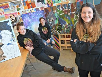 csimonwrite's tweet photo. #Innisdale @Integrated2017 students showcasing their artwork in #Barrie - https://t.co/ryYAjunb7v @barrieadvance https://t.co/JoNt4MGN9c