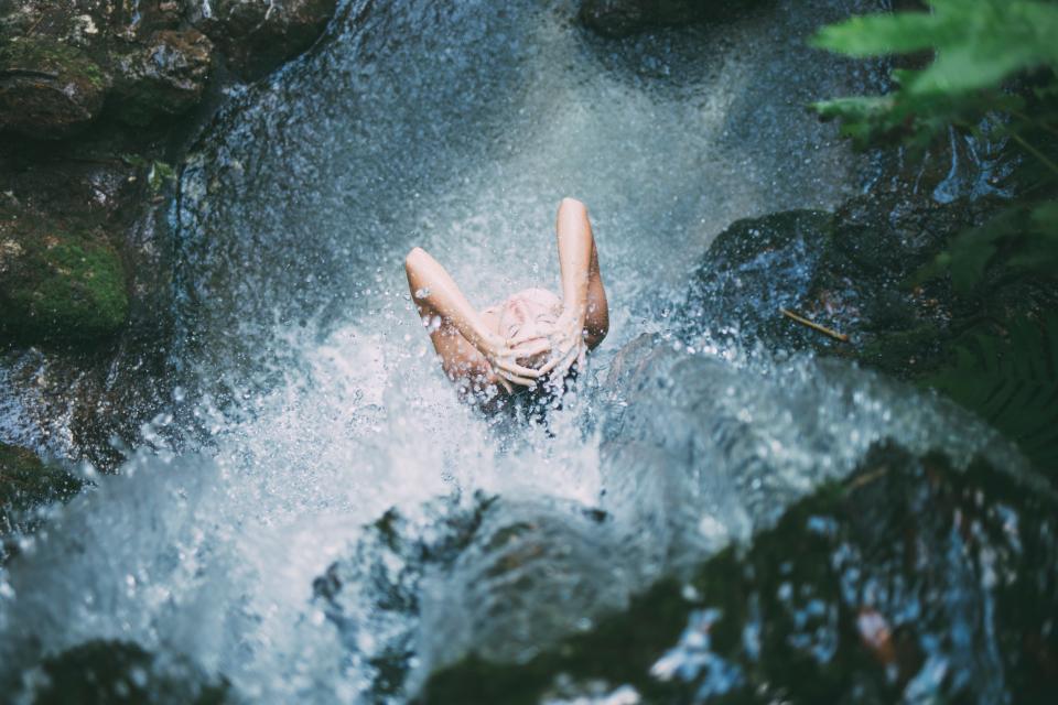 FirstDerm's tweet photo. Are cold showers beneficial for your #hair, #skin and #metabolism? Find out here: https://t.co/6LDhqM6O2R #FirstDerm #dermatology https://t.co/0M2I9qmAKY