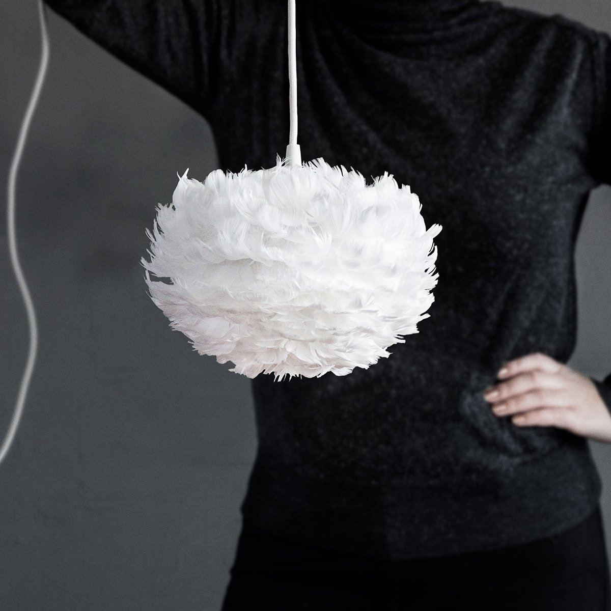 design3000's tweet photo. Federleicht &amp; für schwerelose Effekte: Die Lampe Eos gibt es jetzt auch in der Größe 'Micro' ►https://t.co/crOhgjTprE https://t.co/v5XA2i51cU