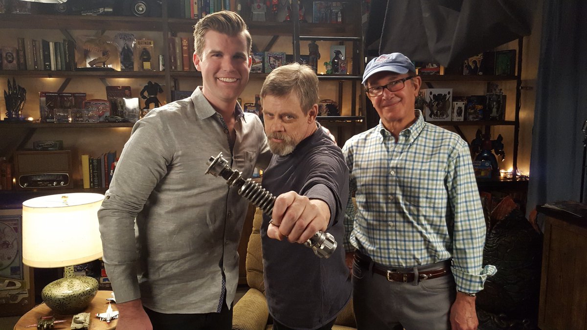 with @HamillHimself, Howard Kazanjian, and the original lightsaber he used in ROJ. Fun day!! Ep airs Tues 17th @popculturequest @ComicConHQ