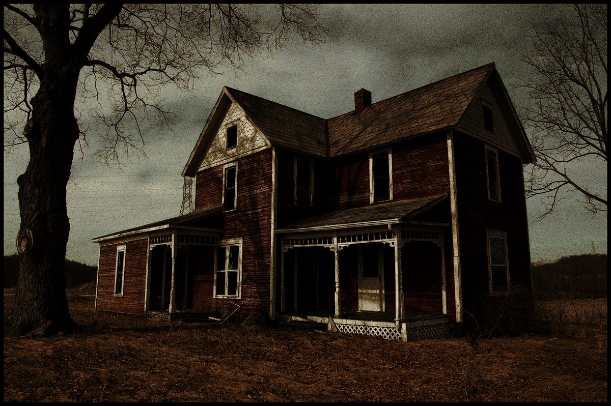 wildwasp2112's tweet photo. If #Hillary were a house for sale, she would have #BrokeWindows,#LeakyFaucets,#BadWiring,#Termites,#Freeloaders. Tell me, would you buy it? https://t.co/A325OsgD1F