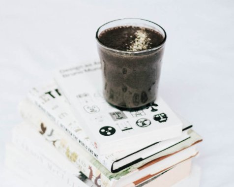 Bringing on a new week w/ <a href="/PlantDietitian/">Julieanna Hever</a>'s antioxidant rich, brain boosting smoothie! Only 5 delicious ingredients! bit.ly/2iuMO8k