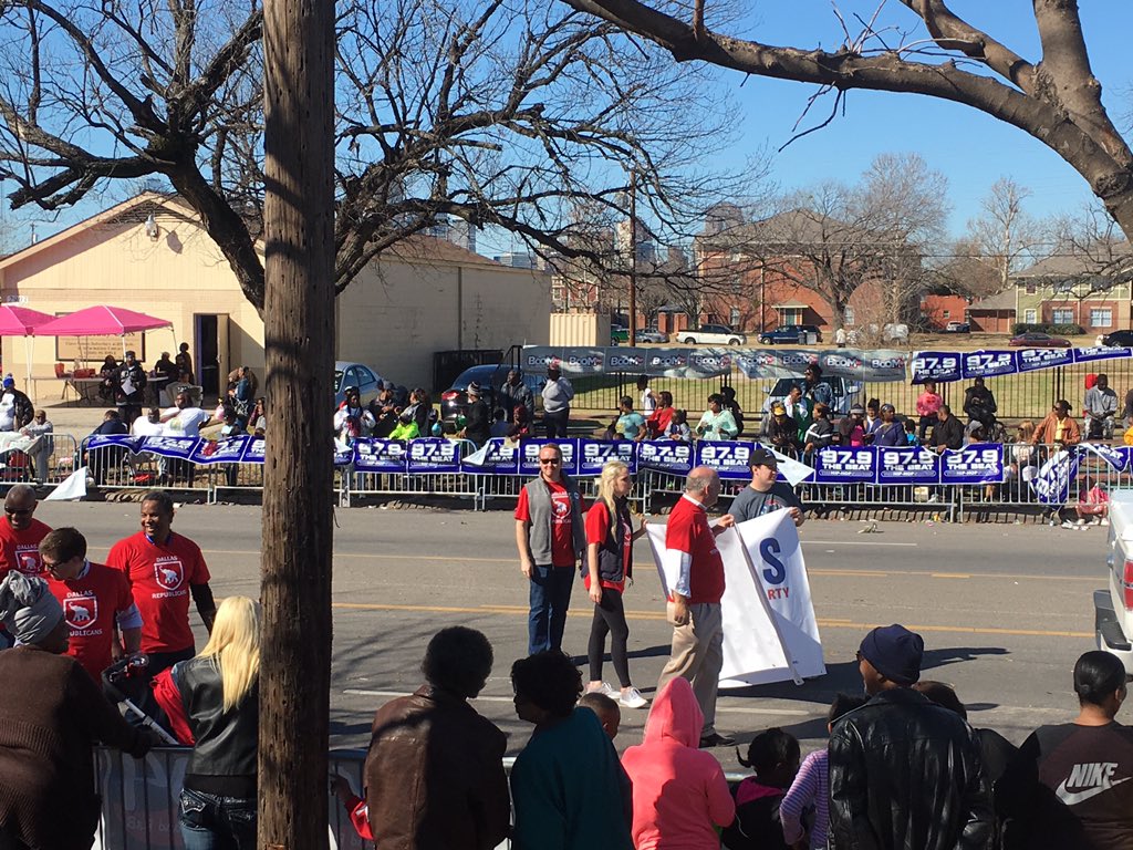 MLKCCDallas's tweet photo. Dallas Republican Party supports @MLKCCDallas #MLKDAY #MLKParade2017 #mlkparadedallas #mlkdaydallas https://t.co/FTTR53U9ib
