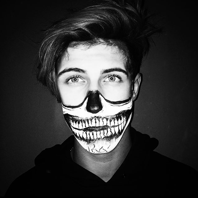 __lukasrieger23's tweet photo. What do yku think about this?💗 @_lukasrieger_ https://t.co/Nc5AhD5f3G