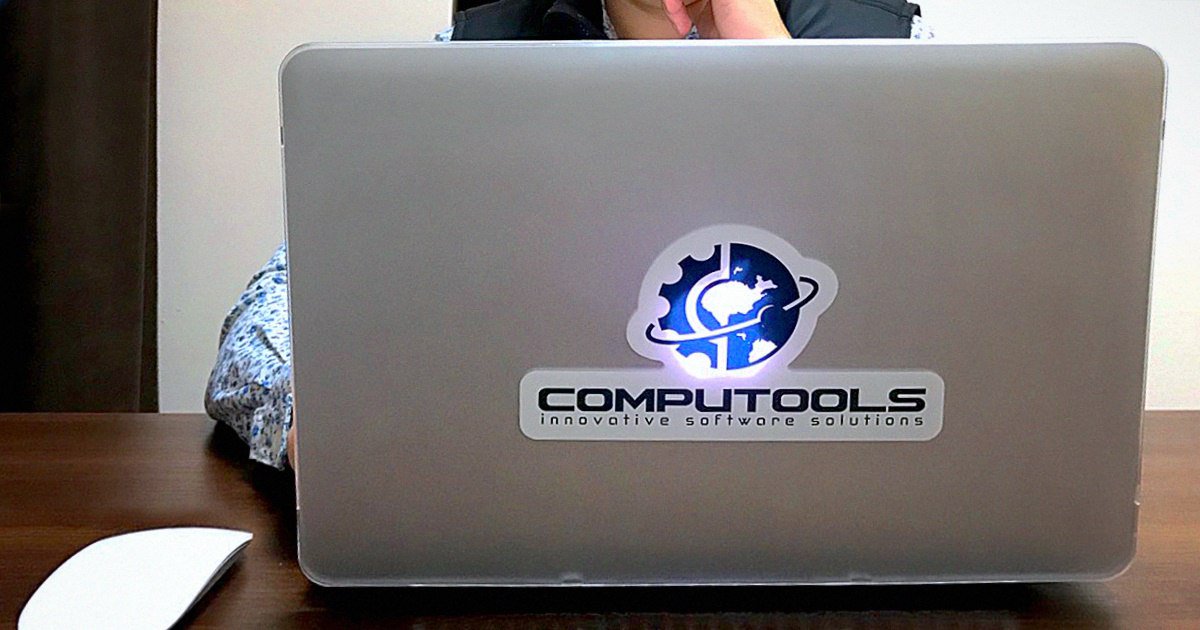 ComputoolsLLC's tweet photo. ComputoolsBook or MacBook?😎
#itoutsourcing, #softwaredevelopmentcompany, #computools #businessdevelopmentcompany #webdev https://t.co/O4paFKGfEq
