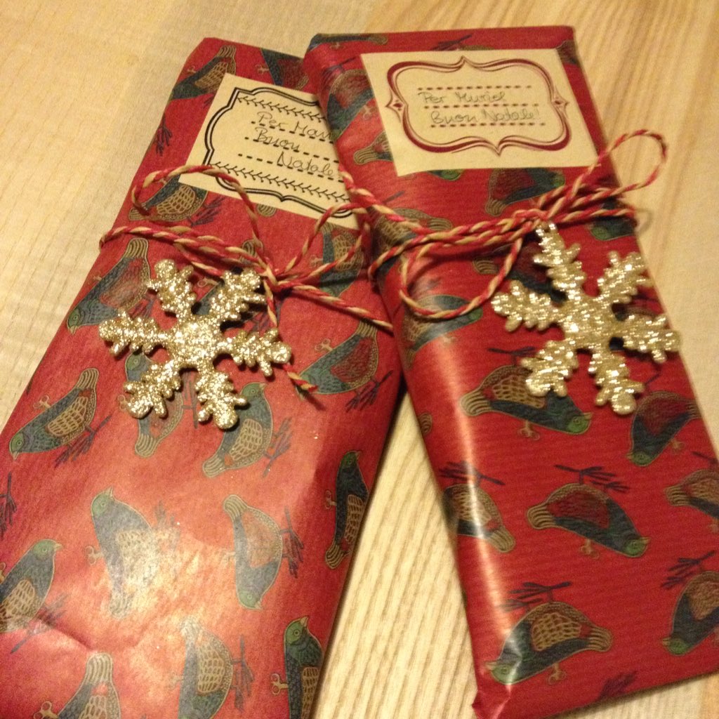Beelama's tweet photo. Honest @OddPears customer review: will make my 🎄🎁tomorrow. Thanks to horrible #OddPears service. 0/5⭐️ https://t.co/qgcQ46IhDm