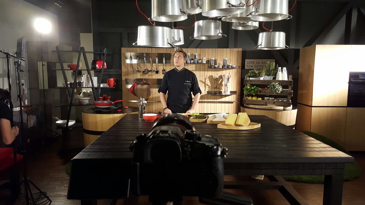 OfficinaCucina's tweet photo. Super spot per #valtellinacaseradop 
Stay tuned 🍴🍴🎉🎉🚀🚀 https://t.co/FjZ5Ecsvb7