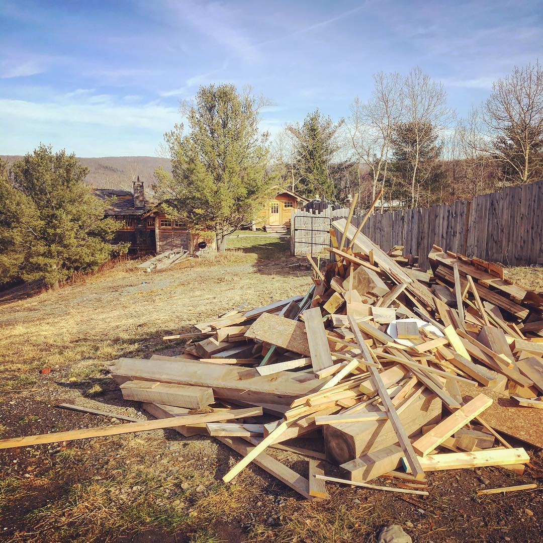 TinyTimber_llc's tweet photo. The nice thing about scrap lumber is the springtime bonfire potential. Can't wait for that!! 🔥🔥#readyforspring #bonfire https://t.co/PS3gS9qwRk