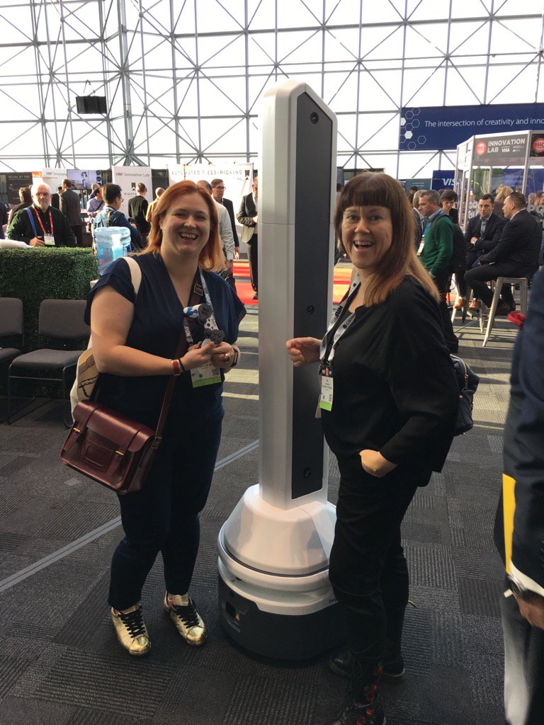 SIIR_Retail's tweet image. Test drives Fetch robotics! #fetchrobotics #nrf17
