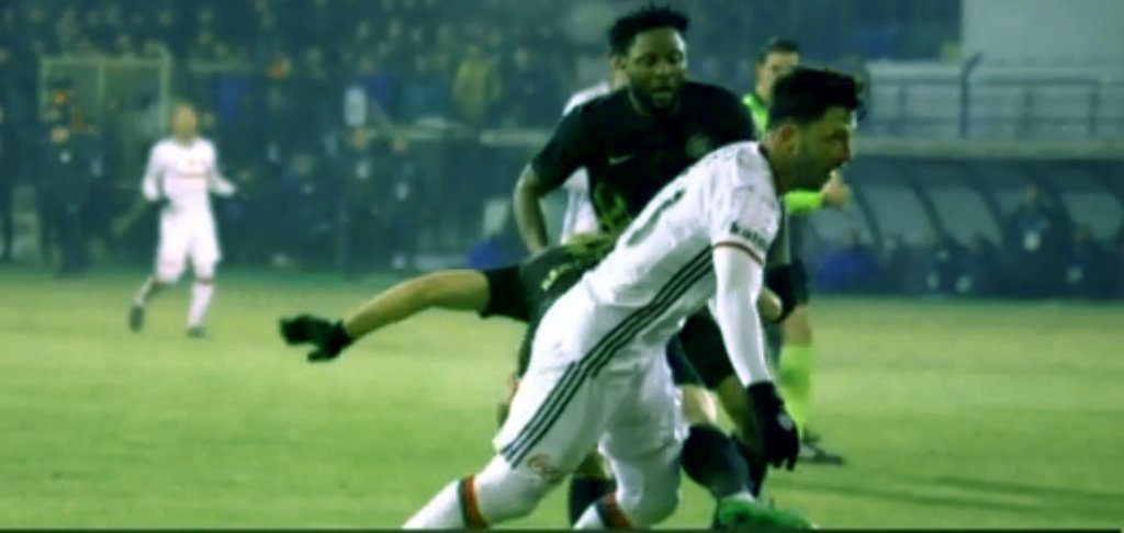 Verilmeyen penaltı! hakemlerin yeri ve görmemeleri mümkün değil #düt