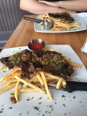 DolphinYonkers's tweet photo. The best things in life are... on this table. https://t.co/nfxuDR986T