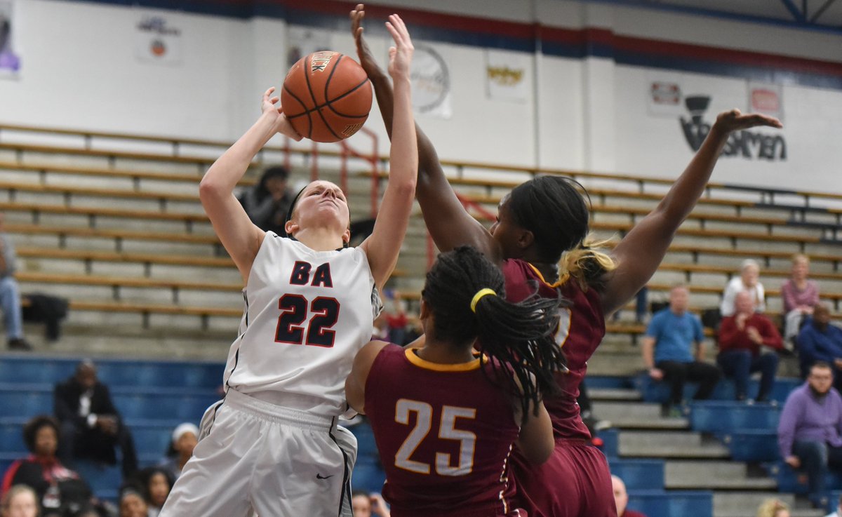 GlennWHunter's tweet image. @MCityMLKClassic is going strong! Holy Innocence tops @baladyeagles 71-50. @therealbriaa_ led BA w/ 17 points. #MoPattonSports