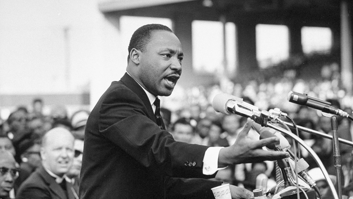 Edelman11's tweet photo. "Darkness cannot drive out darkness; only light can do that. Hate cannot drive out hate; only love can do that." #mlkday https://t.co/Jm6cNhdHRc