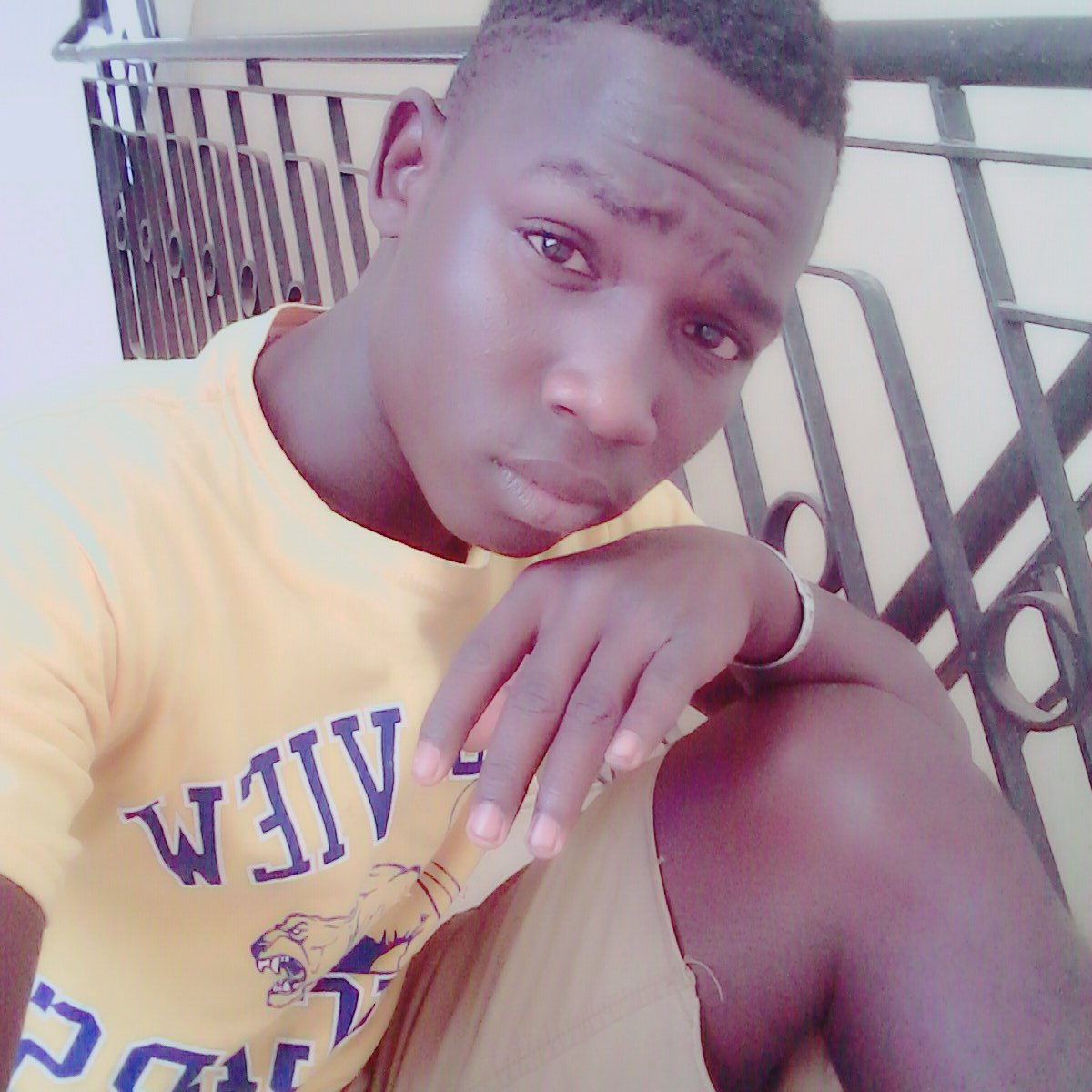 Boygettho10's tweet photo. Suis #new_souhaiter_mw_la_bienvenue
Boy ghetto ma name https://t.co/d30AXEgztI