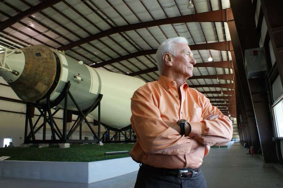HoustonChron's tweet image. #BREAKING: Former astronaut Gene Cernan, the last man to walk on the moon, has died. chron.com/news/article/F…