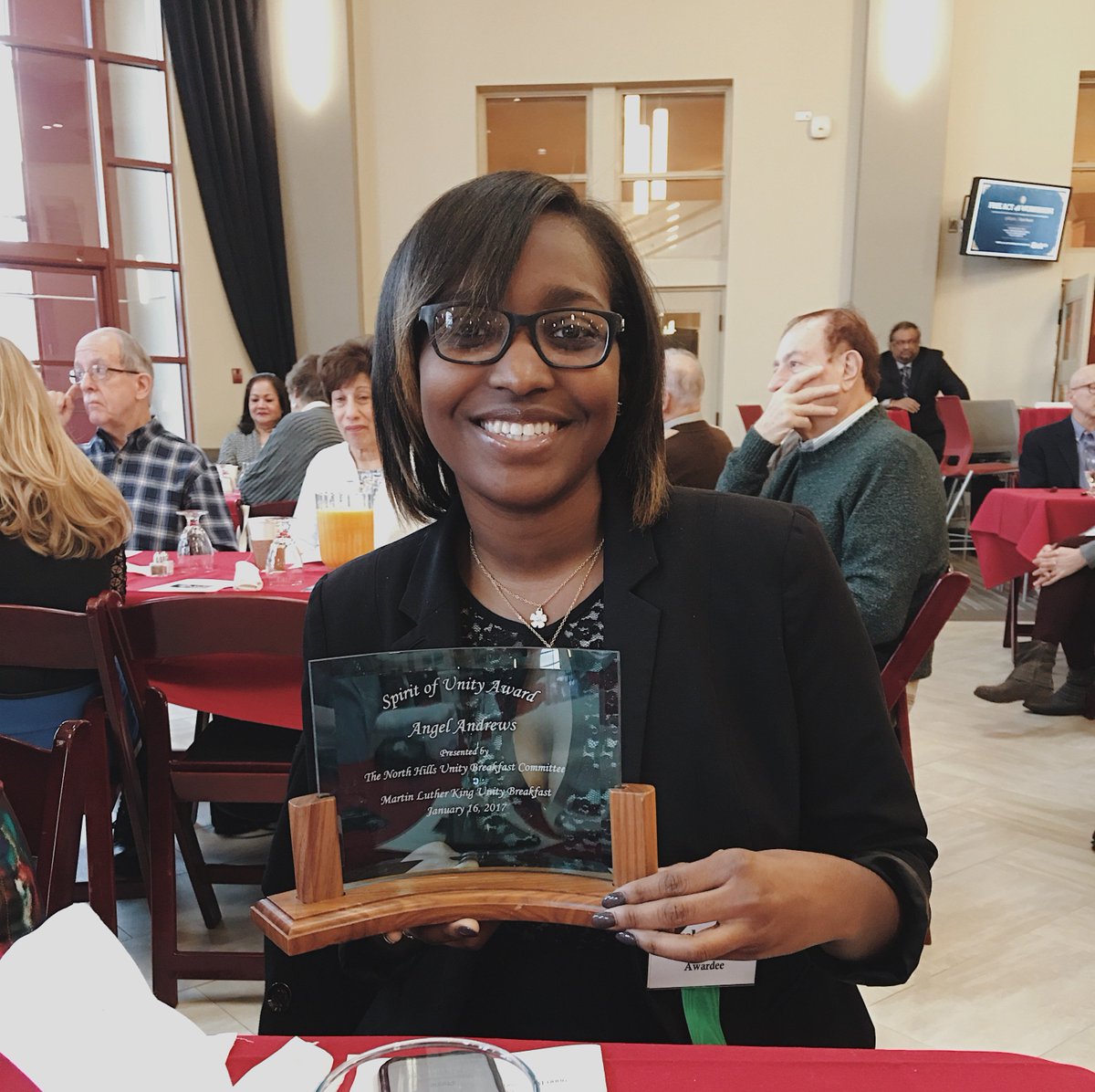 shady_side's tweet photo. #SSASeniorSchool student Angel Andrews received the 2017 Spirit of Unity Award at the Dr. Martin Luther King Jr. Unity Breakfast. #SSAMLK https://t.co/CxpwpEeP5L