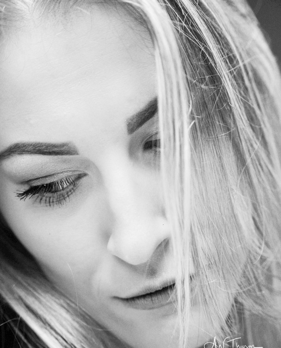 AWThurm_Images's tweet photo. #northeasthour so Chloe came into studio for some portfolio shots.. https://t.co/Y8IeJX50vc
