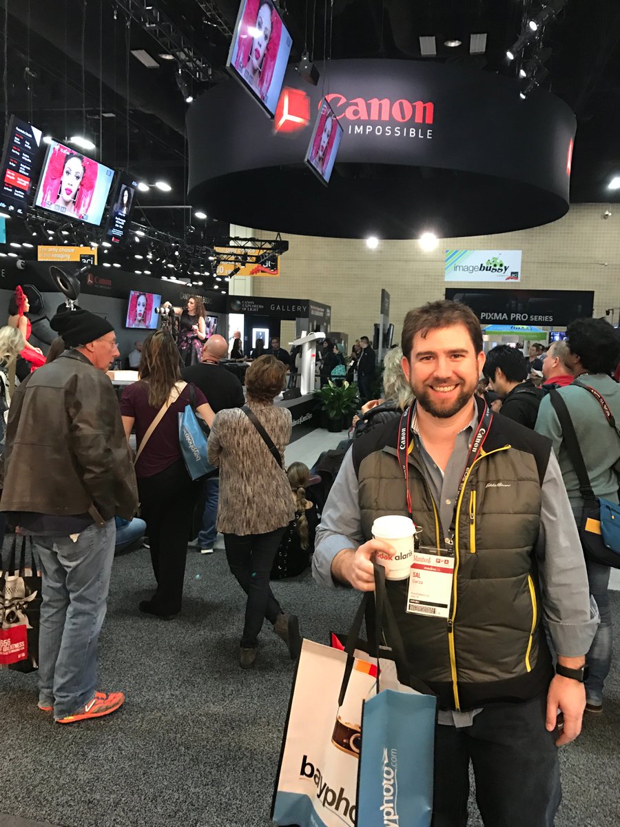 ZapBoomBang's tweet photo. Editors Salvador Garza and Felipe Fenton made it to @ImagingUSA in #SanAntonio and came back with swag and great ideas for 2017. #StudioLife https://t.co/MPcGTQ9AWG