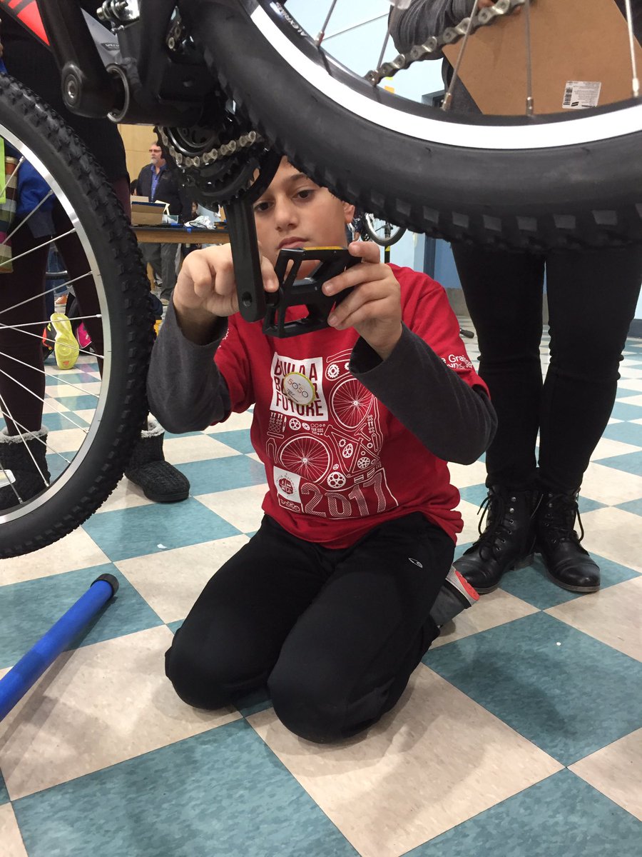 MeCommunication's tweet image. Such a great day with our client @NorthNatomasTMA.  Kids had a blast building their new bikes! #50Bikes2017
