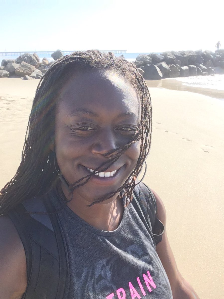 TalishaTolliver's tweet photo. It's much better by the water 🌊 😊#thewateriscold #muchlesspeople #oceansounds #allsmiles #mstsquaredadventures https://t.co/XJbHRswi40