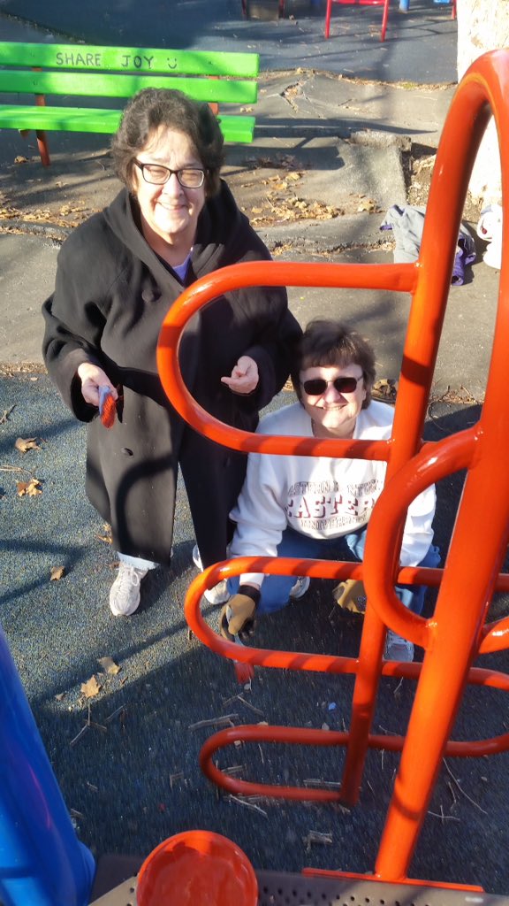 oldpinechurch's tweet photo. Old Pine serving at Towey Rec Ctr for #MLKday2017 #KDOS2017 @Presby_Phl @PresbyNews @ https://t.co/P28fYgIzrz