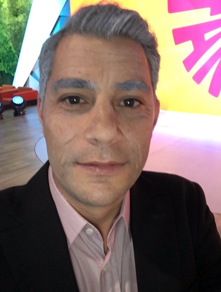 withebeatIes's tweet image. waiting an oasis reunion