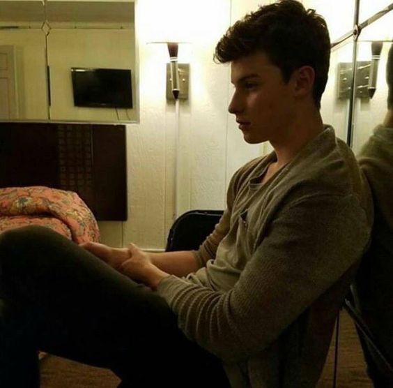 CaroZbogar's tweet photo. #IlluminateWorldTourArgentina cuando te mandan al rincón https://t.co/0VpVkjazzg