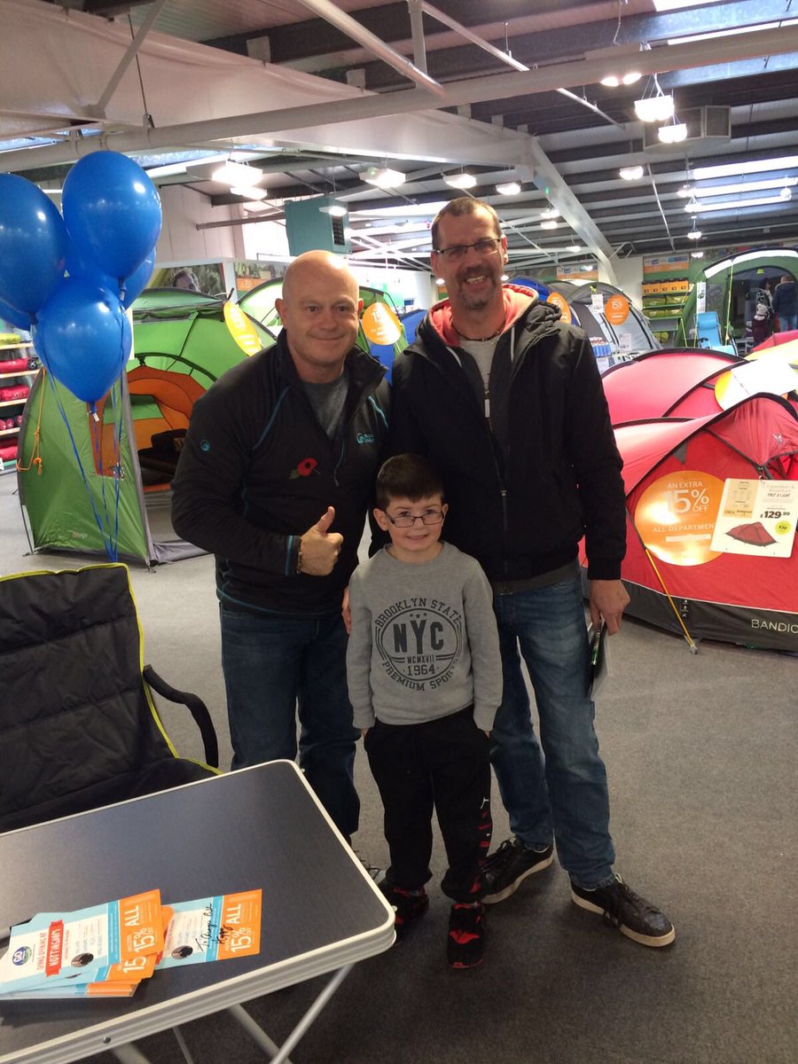 Please all of youfollowing me 2E0LFK please follow my web site <a href="/radiocarsigns/">radiocarsigns.com</a> thank