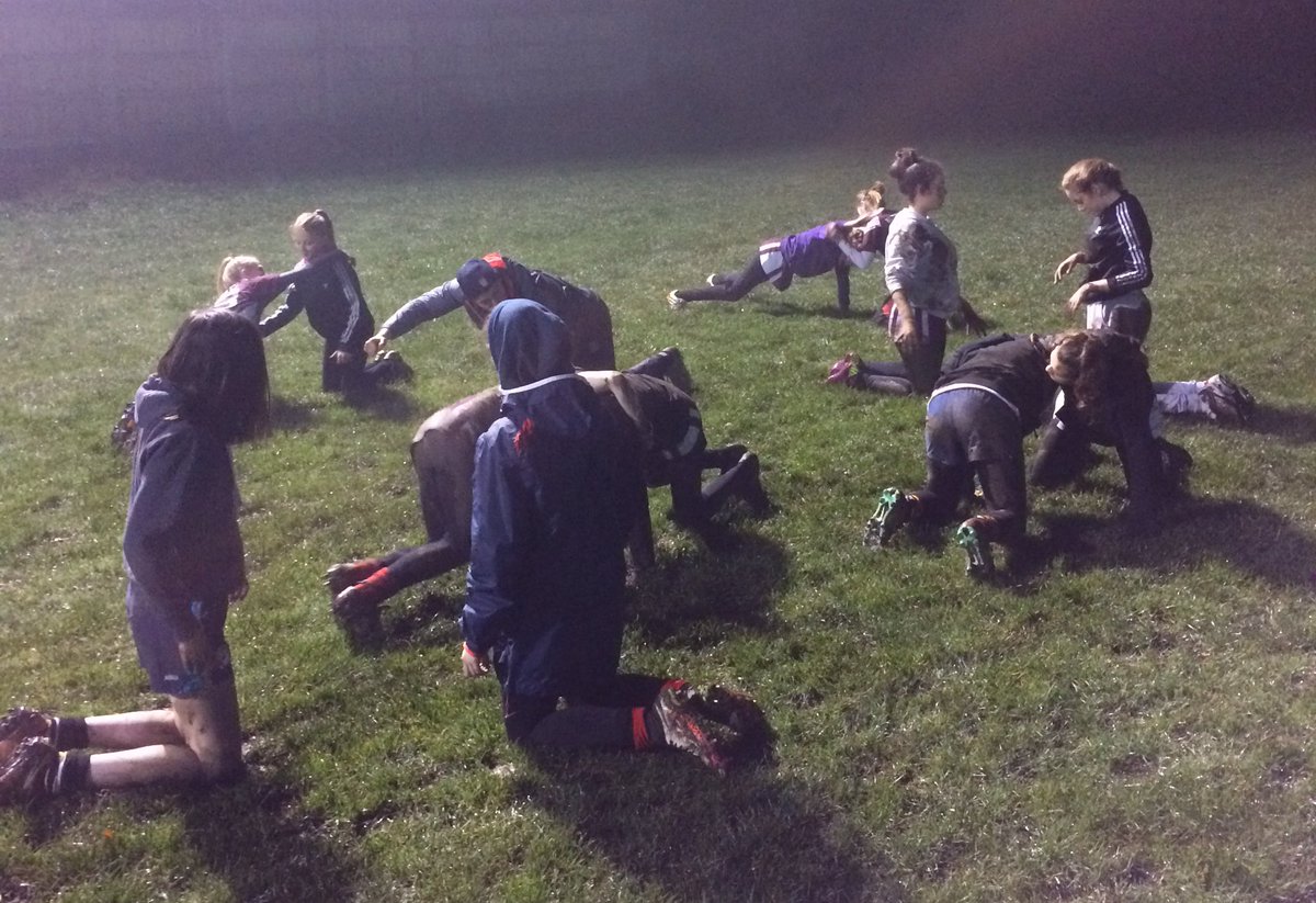 Coach_craig40's tweet photo. scrummaging session tonight @MorleyMathildas 14 lads girls again learning new skills having fun in the mud @CY_RFU @_CBBL_ @EnglandRugby https://t.co/RmbQl1LlH6