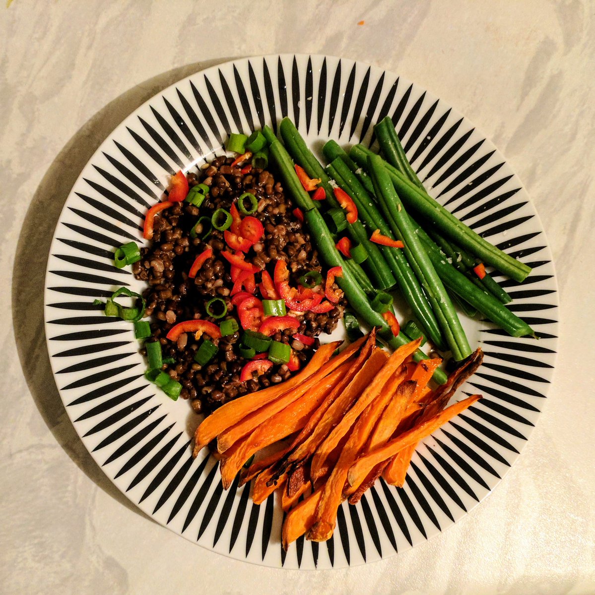 IndreKula's tweet image. Thanks to @madeleine_shaw_ I am enjoying this amazing dinner &amp;amp; cant wait for tomorrows lunch! (I replaced quinoa with urid beans) #glowguide
