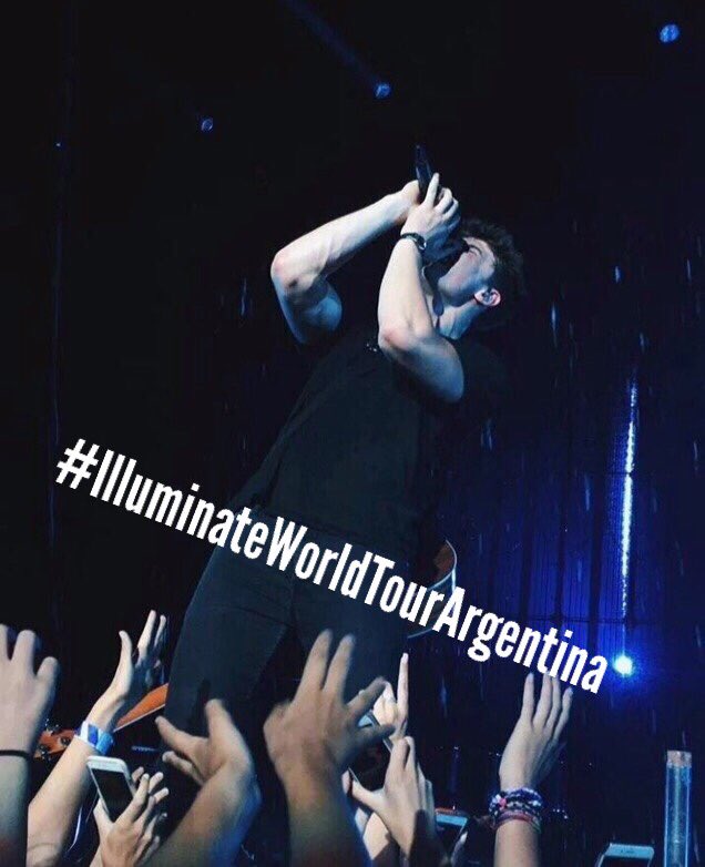 GrownShawnARG's tweet photo. Que hermoso que es cuando hace sus notas altas🎤🎶 #IlluminateWorldTourArgentina https://t.co/9lKhKekEYt