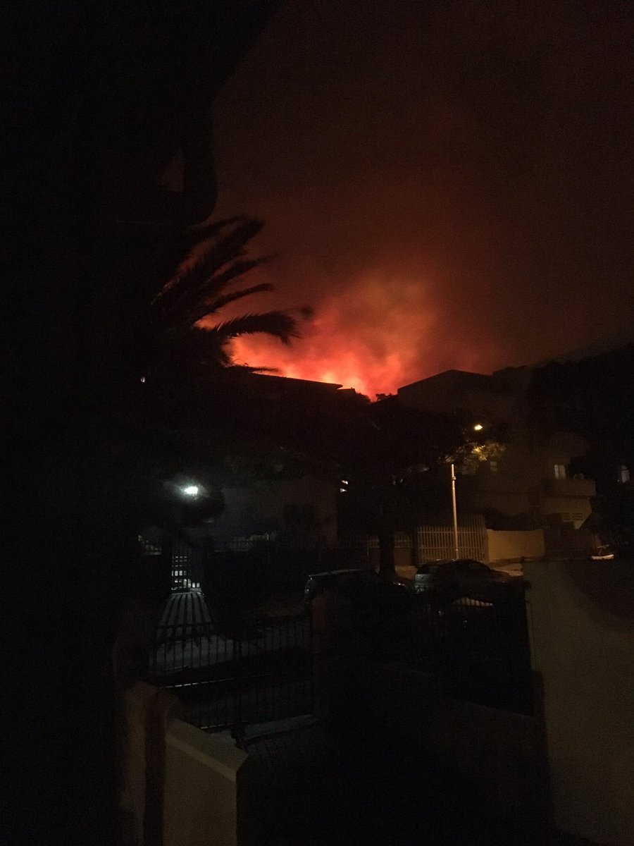 View from Exner Avenue Vredehoek. #deerparkfire