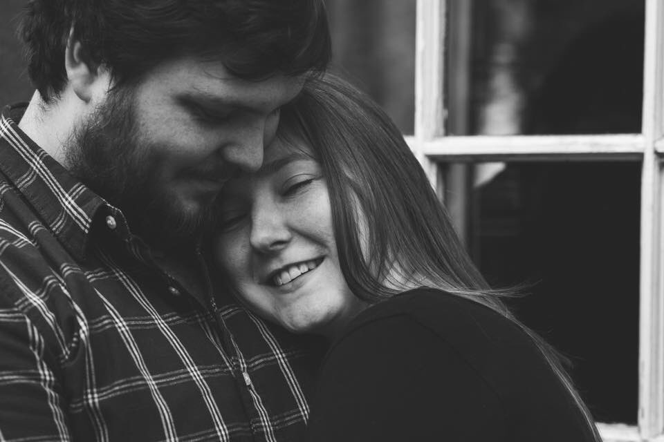 onebigpicture's tweet photo. What's it like to ❤️? You tell me. My brand new engagement session guide will help you through https://t.co/UueZinnL75 https://t.co/vWNQRjhxOc
